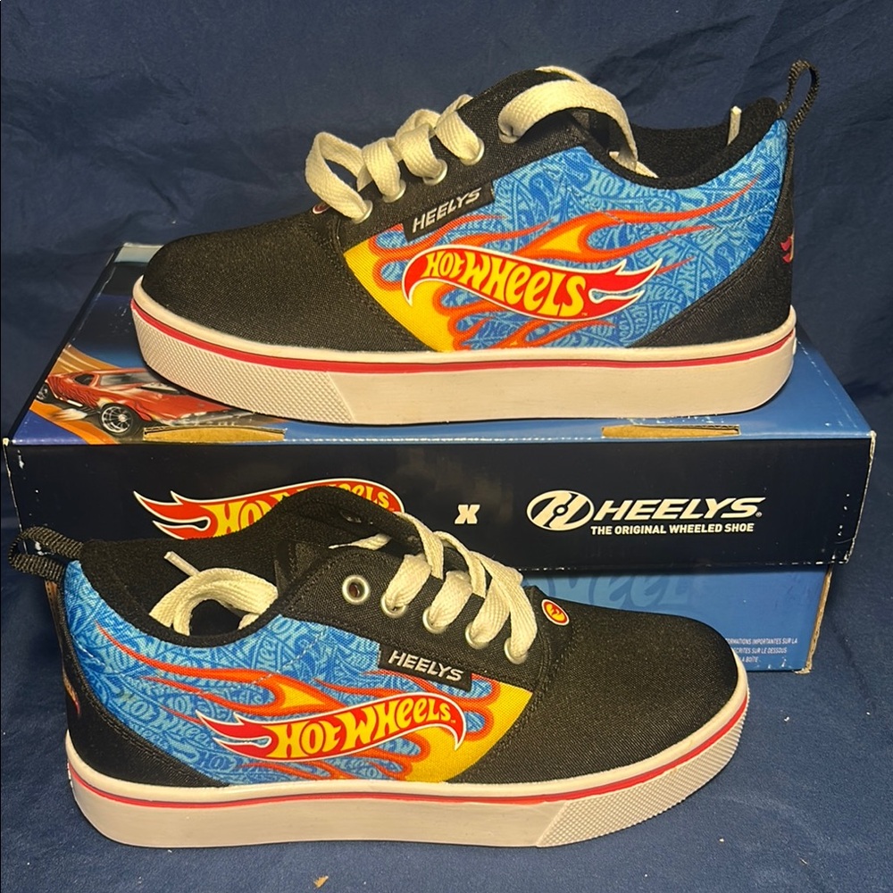 Heelys- Pro 20 Prints hotwheels, black,red,blue, 2 kids sw